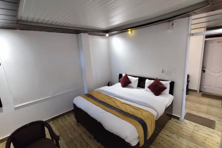 Room 14 of 25