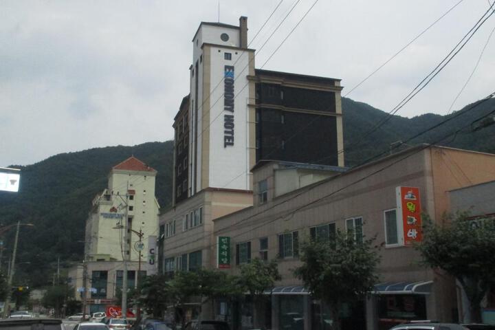 Hotel 1 of 6