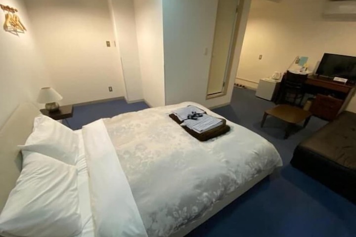 Room 20 of 37