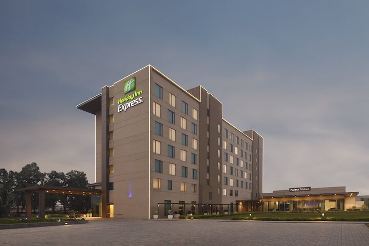 Photo of Holiday Inn Express Kolkata Airport by IHG