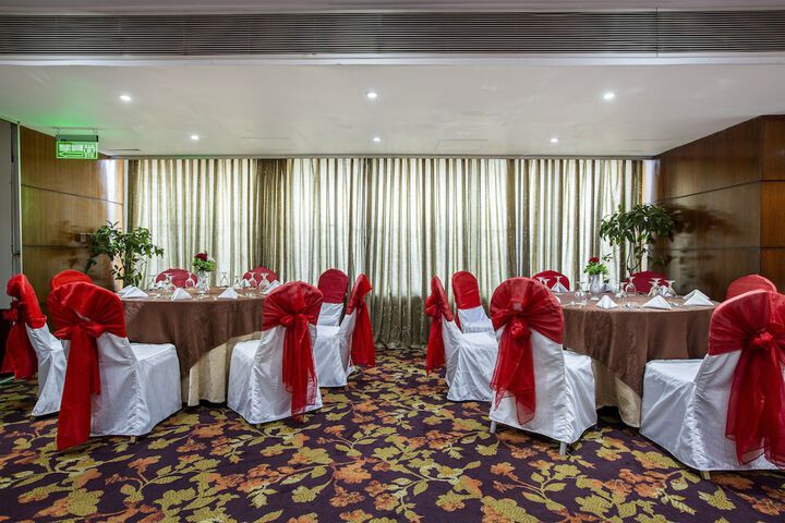 Ballroom/Hall 243 of 258