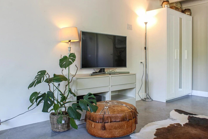 Room 2 of 13
