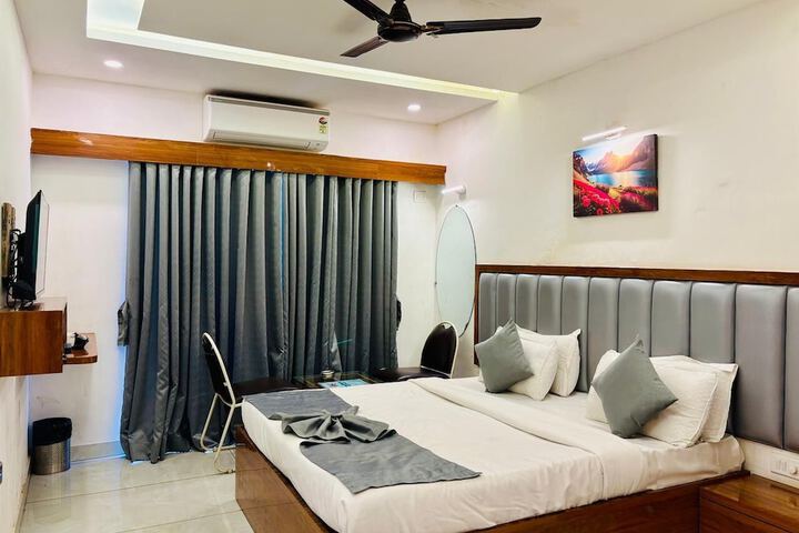 Room 10 of 42