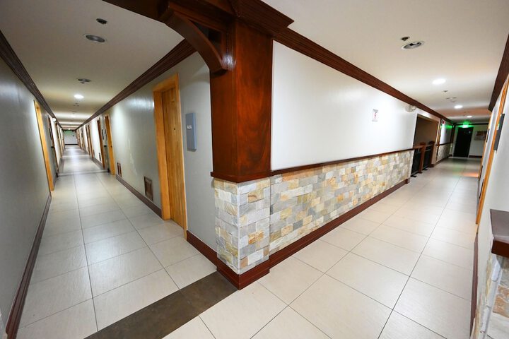 Ballroom/Hall 48 of 52