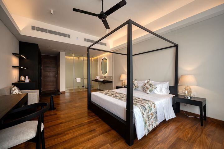 Room 7 of 14