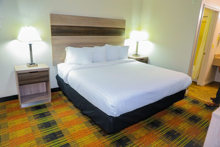 Room 6 of 34