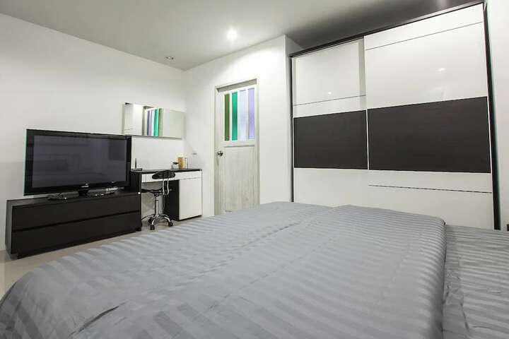 Room 16 of 59