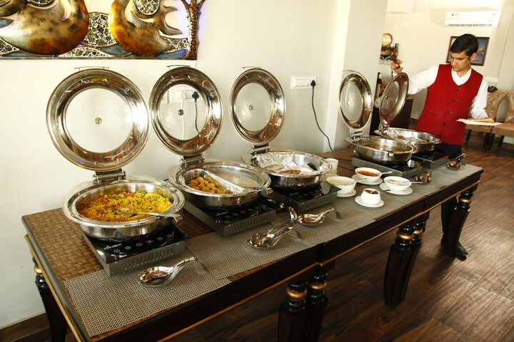 Dining 76 of 87