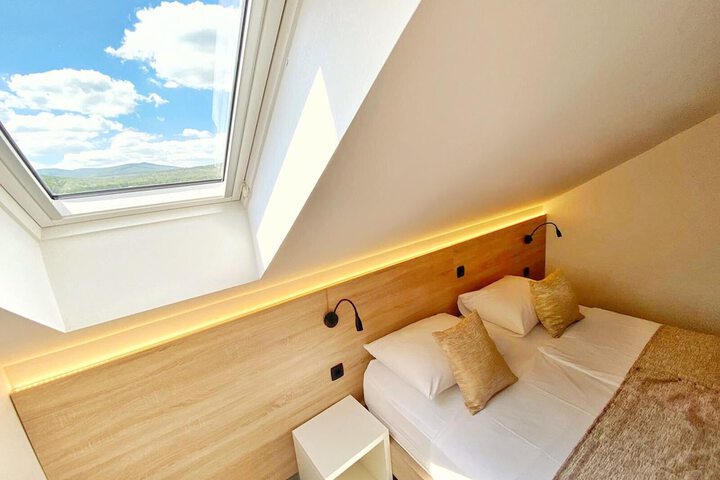 Room 8 of 71
