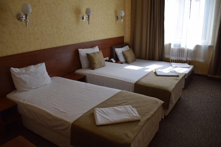 Room 18 of 77