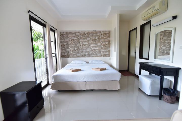Room 25 of 165