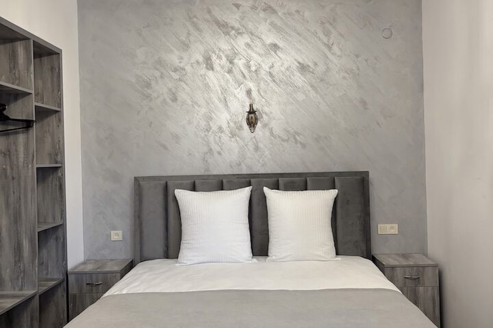 Room 12 of 49