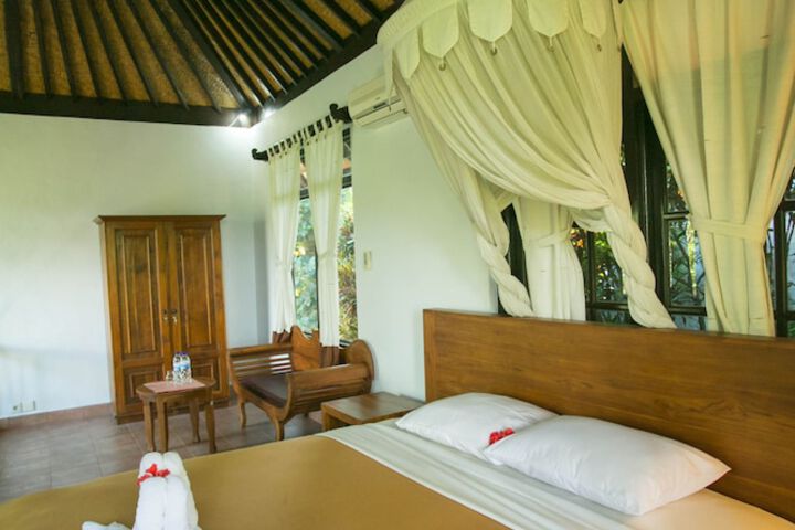 Room 6 of 27
