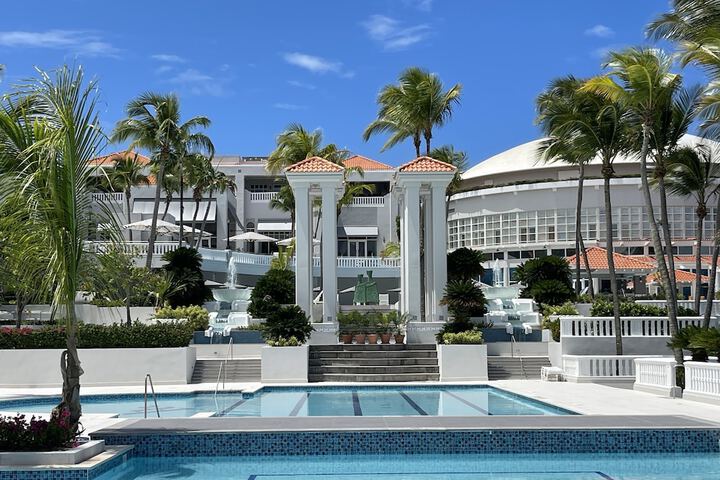 Hotel Pool