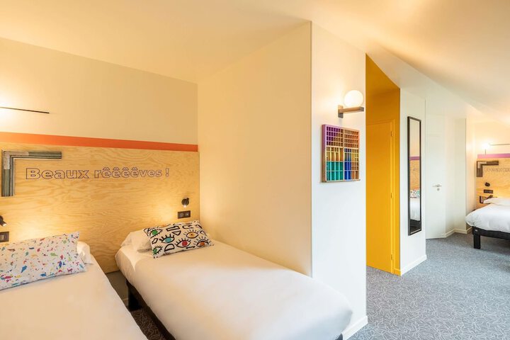 Room 6 of 86