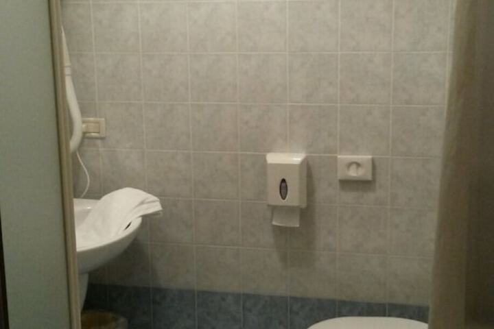Room 14 of 38