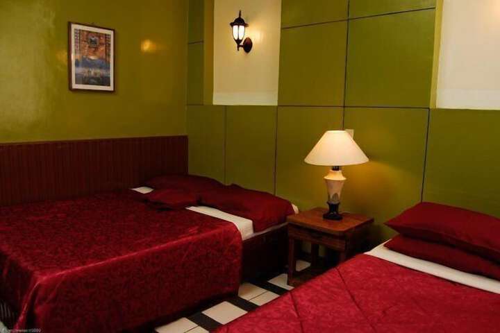Room 6 of 14