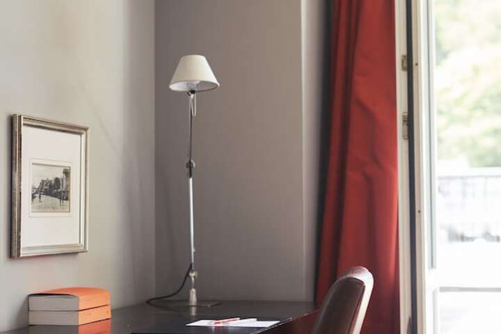Room 8 of 99