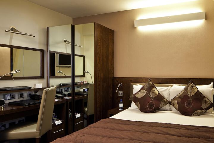 Room 26 of 105