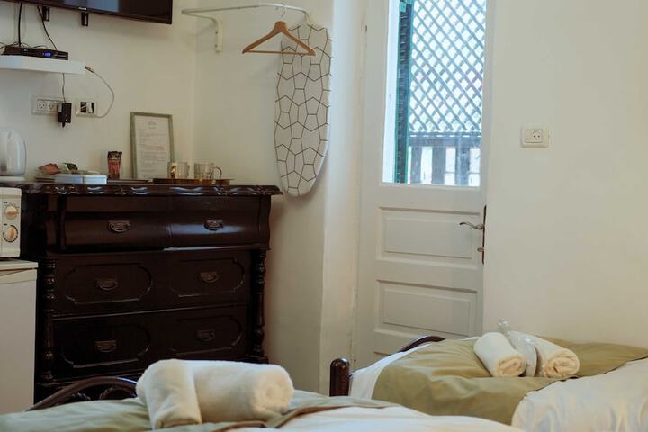 Room 87 of 166