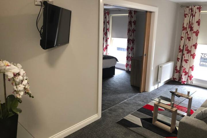 Room 16 of 38