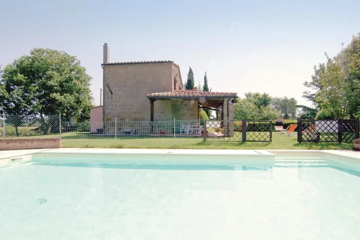Pool 10 of 14