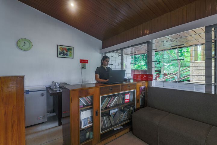 OYO 16926 16 HILLSIDE