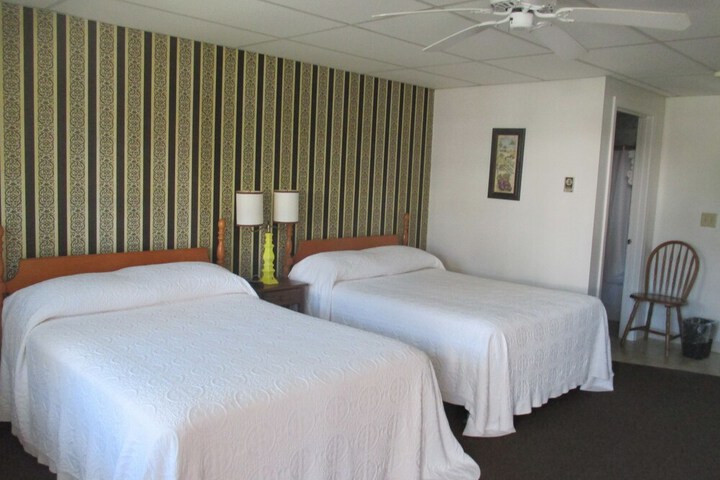Room 9 of 50
