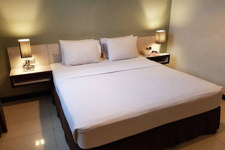 Room 9 of 48