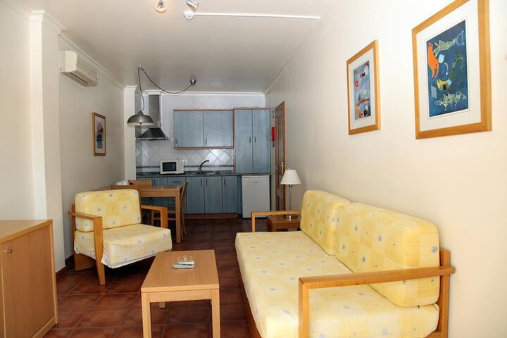 Room 11 of 29