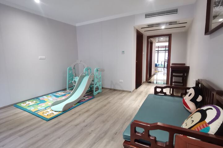 Room 13 of 52