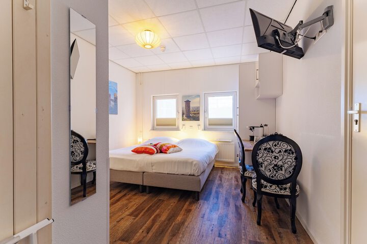 Room 62 of 144