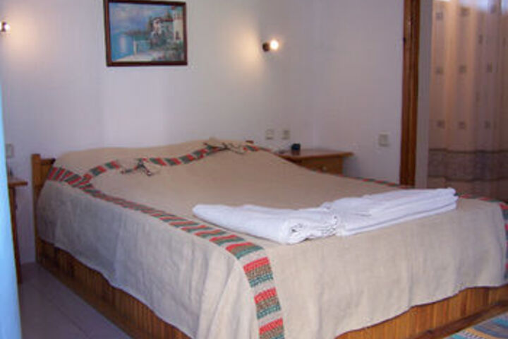 Room 17 of 33