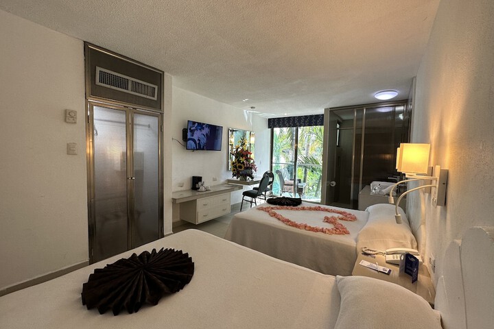 Room 27 of 68