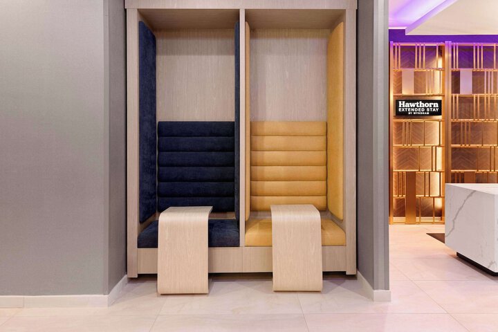 Business Center 24 of 25