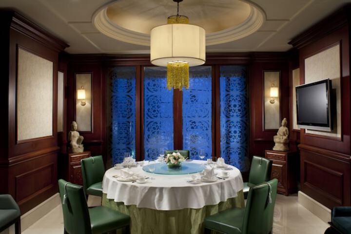 Dining 48 of 61