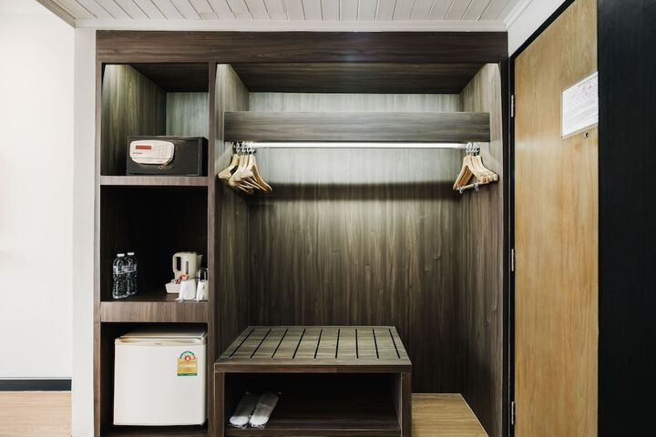 Room 50 of 85