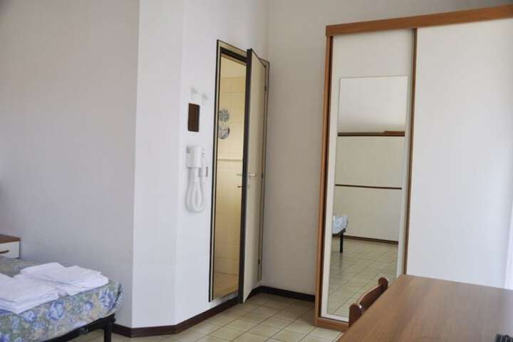 Room 14 of 43