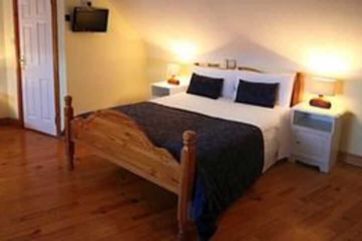 Mc Carthys Lodge & Bar