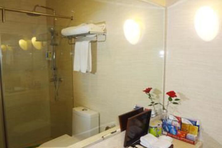 Room 35 of 73