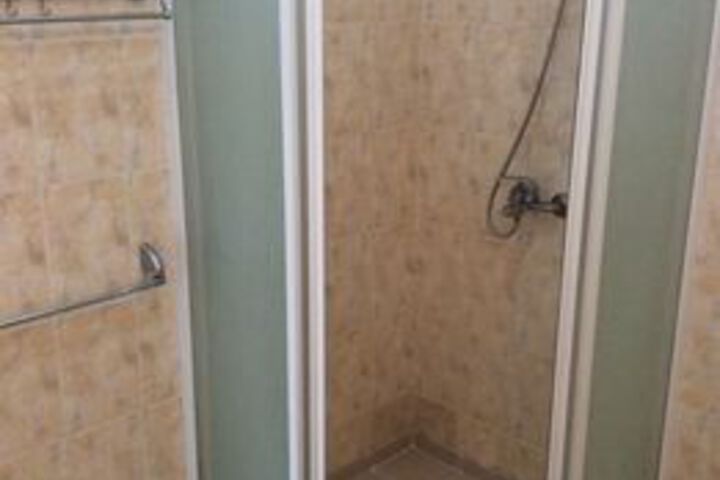 Room 4 of 34