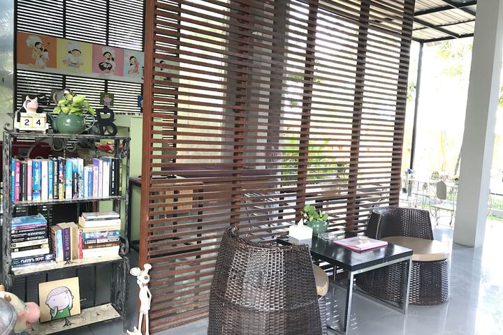 Guest Lobby