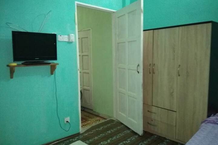 Room 15 of 18