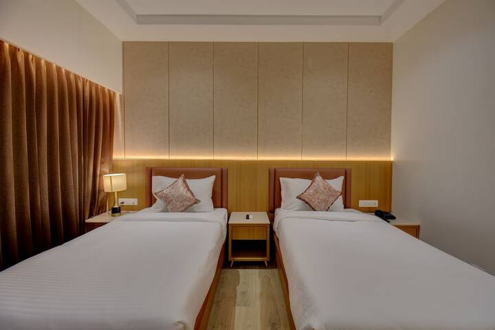 Room 27 of 49