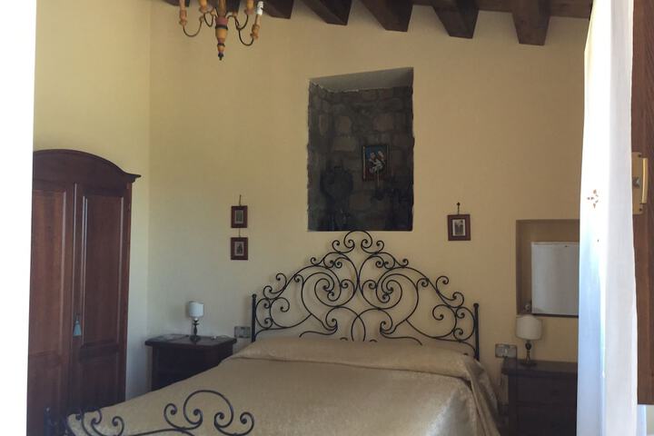 Room 3 of 78