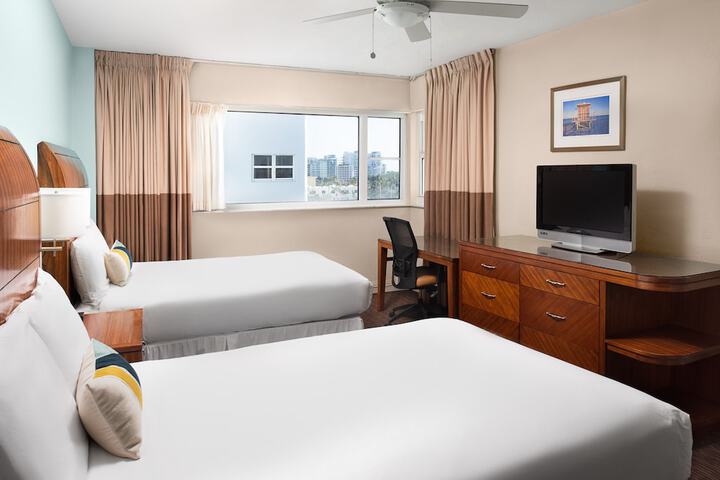 Double Accessible King Size Bed (10 of 18)