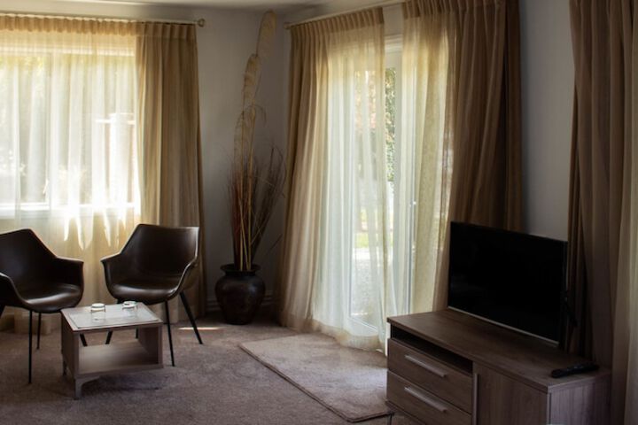 Room 8 of 37