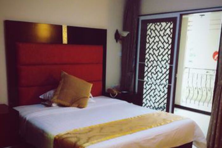 Room 9 of 31