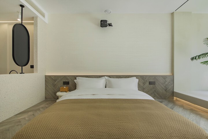 Room 13 of 119