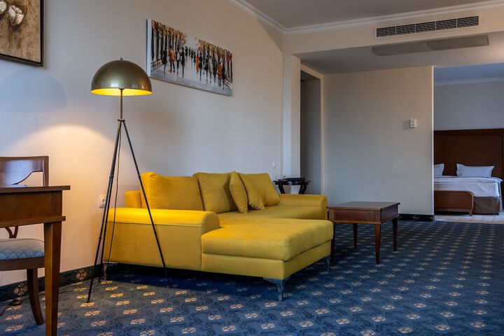 Room 16 of 75